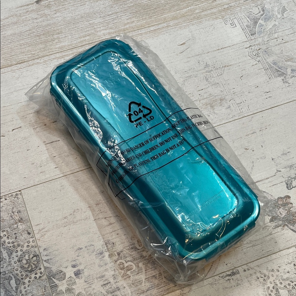 Lock & Lock Teal Egg Holder / Storage Tupperware
